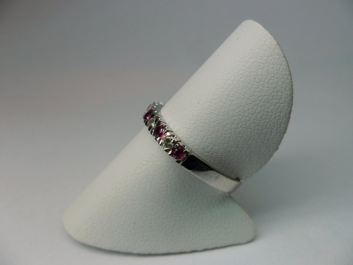 Row ring with rubies